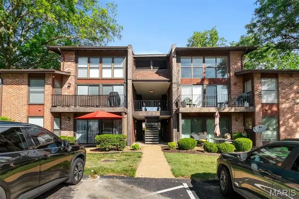 1084 Mersey Bend Drive #F, St Louis, MO 63129