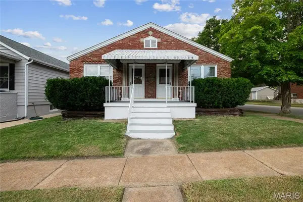 5203 Schollmeyer, St Louis, MO 63109