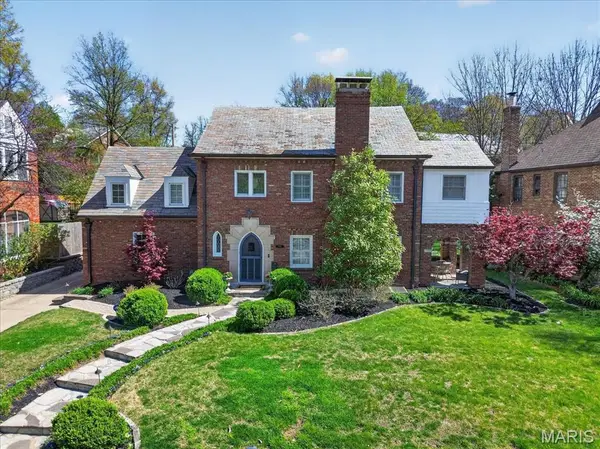 7801 Davis, St Louis, MO 63105