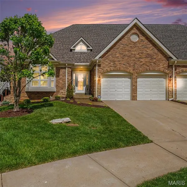 8735 Grants Log Cabin Lane, St Louis, MO 63123