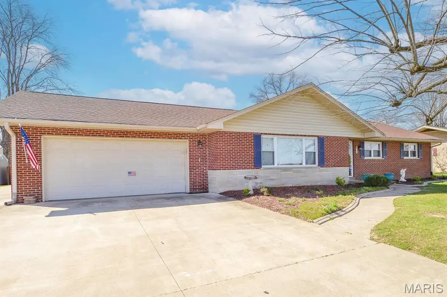 270 Charles Street, Red Bud, IL 62278 - #3