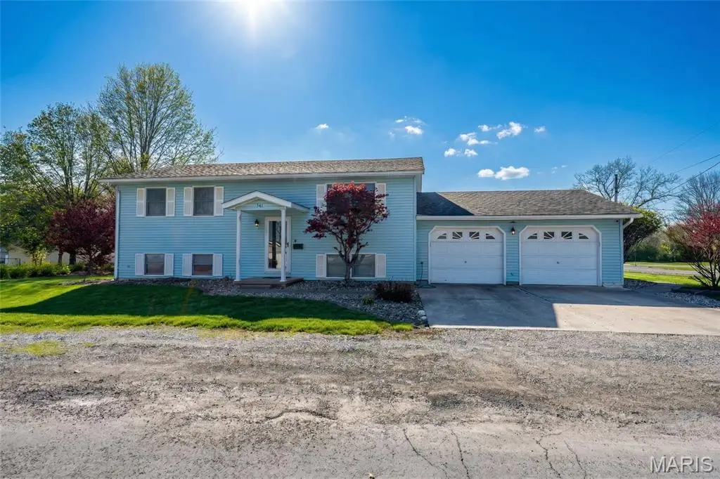 101 S Harris Street, Staunton, IL 62088 - #1