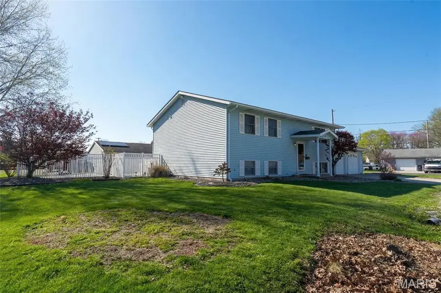 101 S Harris Street, Staunton, IL 62088 - #3