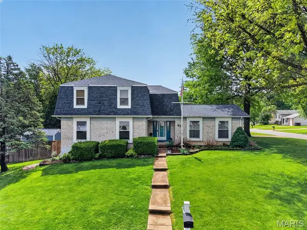 57 Lost Dutchman Drive, St Peters, MO 63376