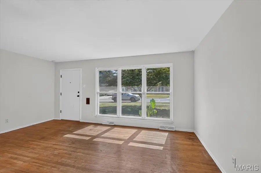 1445 Bobbinray Avenue, Florissant, MO 63031 - #3