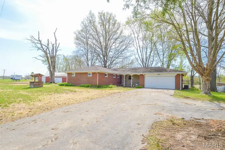 4327 Mascoutah Avenue, Shiloh Valley, IL 62221 - #2