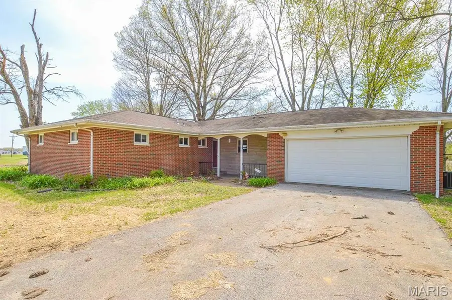 4327 Mascoutah Avenue, Shiloh Valley, IL 62221 - #3