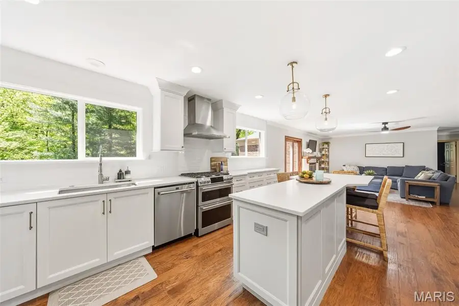 5460 Casa Royale Drive, Saint Louis, MO 63129 - #3