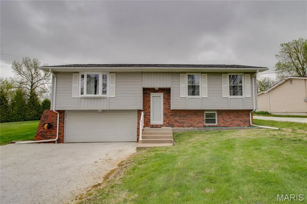 935 Forest Street, Jerseyville, IL 62052 - #1