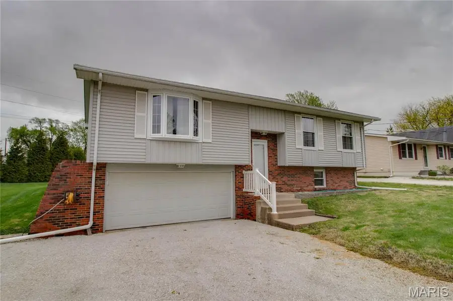 935 Forest Street, Jerseyville, IL 62052 - #3