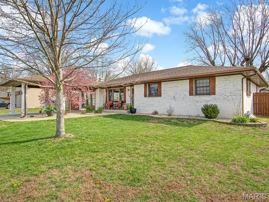 6 Dwight Street, Waterloo, IL 62298 - #2