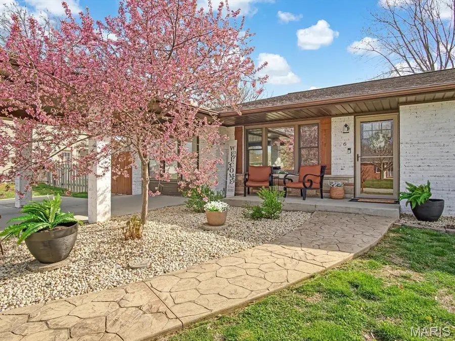 6 Dwight Street, Waterloo, IL 62298 - #3