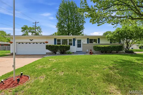 2310 Orleans Lane, Florissant, MO 63031