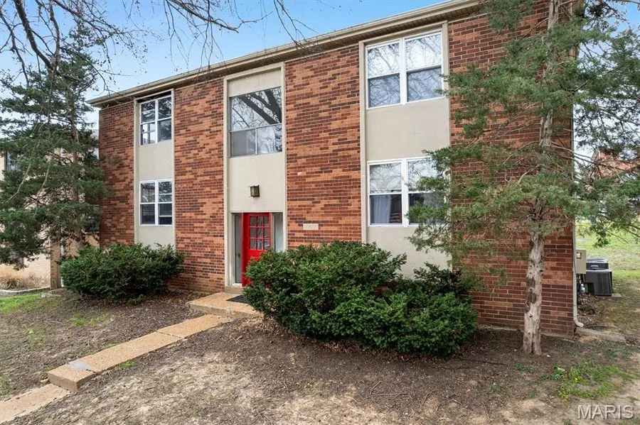 10031 Willdan Drive, Saint Louis, MO 63123 - #2