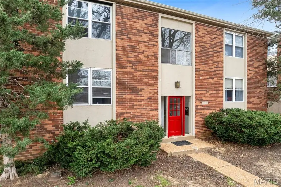 10031 Willdan Drive, Saint Louis, MO 63123 - #3