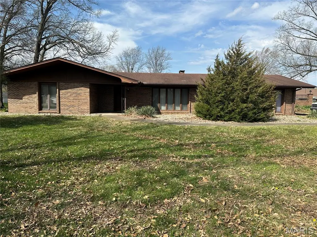 801 N James Street, Sparta, IL 62286 - #1