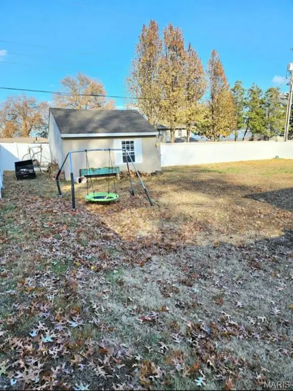 415 Hillcrest Drive, Lebanon, IL 62254 - #3