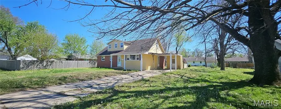 415 E Gladys Street, Sikeston, MO 63801 - #2