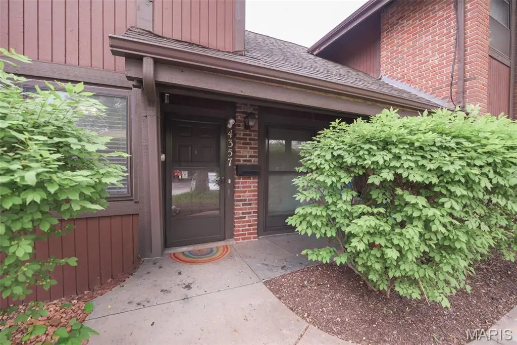 4357 Tavistock Circle, Oakville, MO 63129 - #1