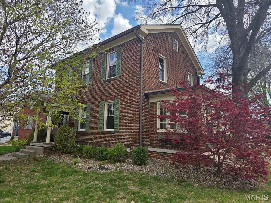 239 W Elm Street, Alton, IL 62002 - #2