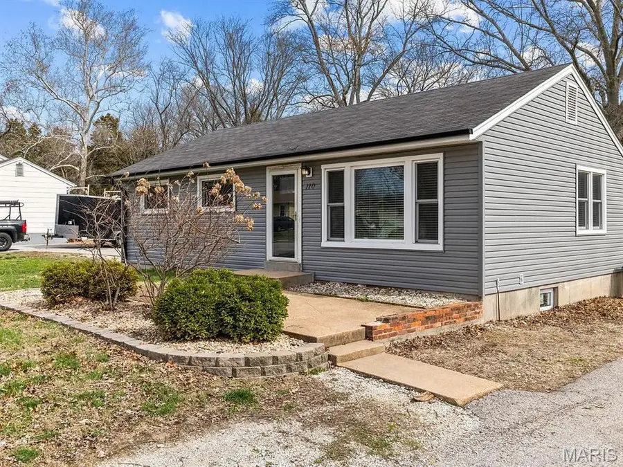 110 Birchwood Drive, Ballwin, MO 63011 - #2