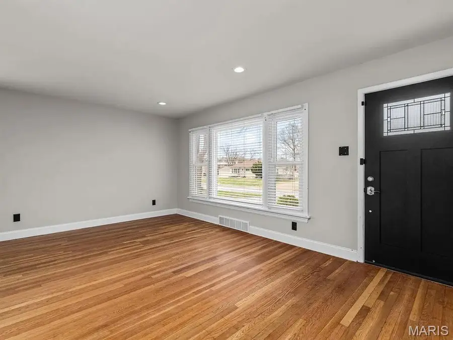 110 Birchwood Drive, Ballwin, MO 63011 - #3