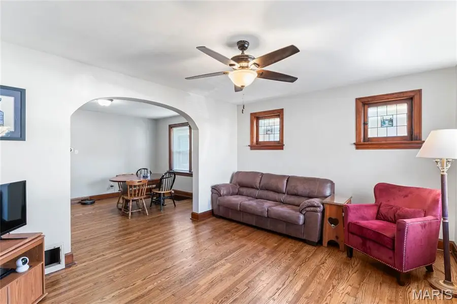 5518 Neosho Street, Saint Louis, MO 63109 - #3