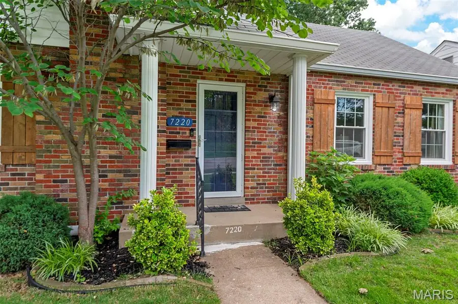 7220 Mackenzie Road, Saint Louis, MO 63123 - #2
