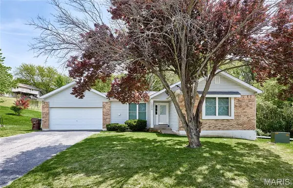 1824 Fairwood Forest Drive, St Peters, MO 63376