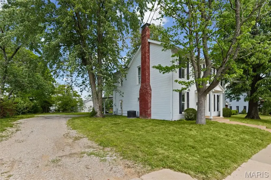 173 W Lebanon Street, Nashville, IL 62263 - #2