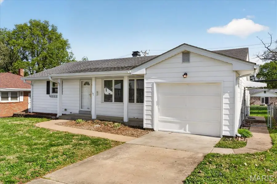 116 S Cadillac Drive, Saint Charles, MO 63301 - #2