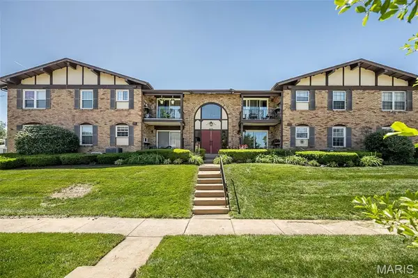 11816 Cresta Verde Drive #D, St Louis, MO 63146