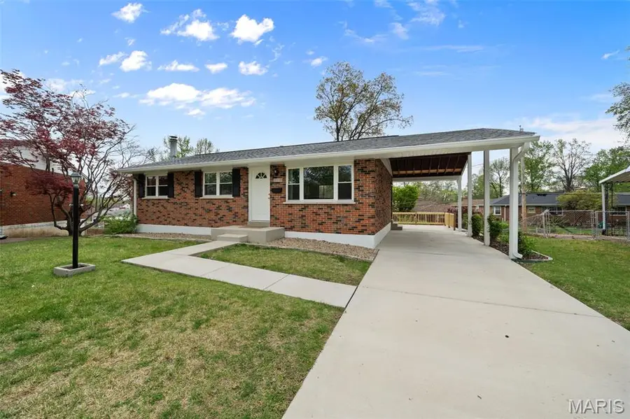 8352 Lonkar Drive, Saint Louis, MO 63123 - #2