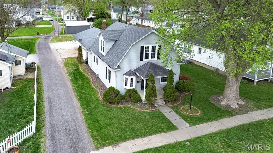 314 Highland Street E, Carrollton, IL 62016 - #2