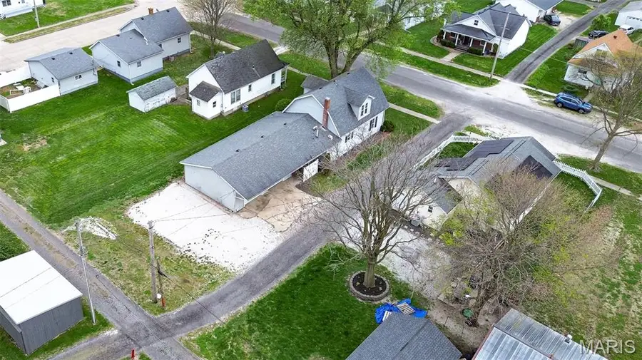 314 Highland Street E, Carrollton, IL 62016 - #3