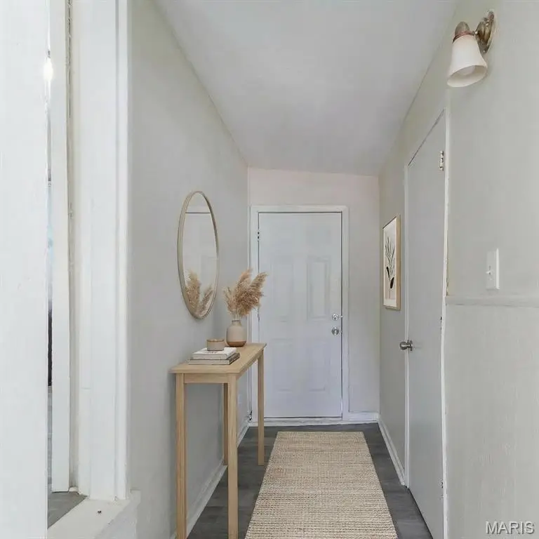 445 Plaza Avenue, Ferguson, MO 63135 - #2