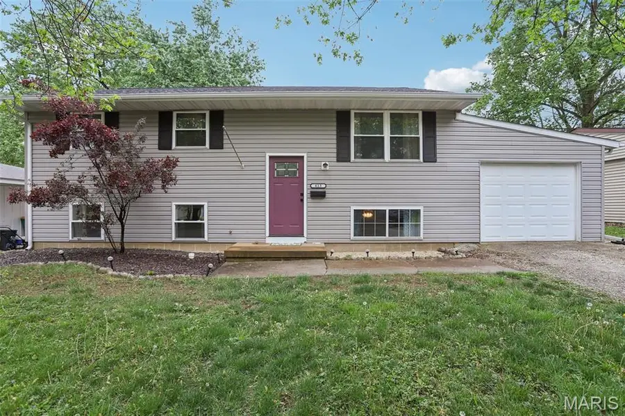 613 W Jefferson Street, Ofallon, IL 62269 - #2