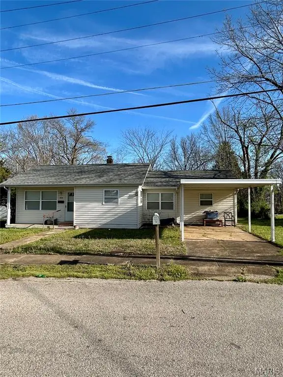 409 W James Avenue, Cuba, MO 65453