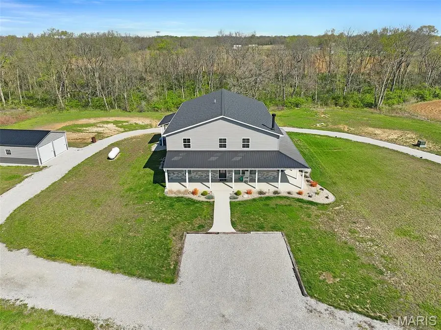 8131 Alhambra Road, New Douglas, IL 62074 - #3