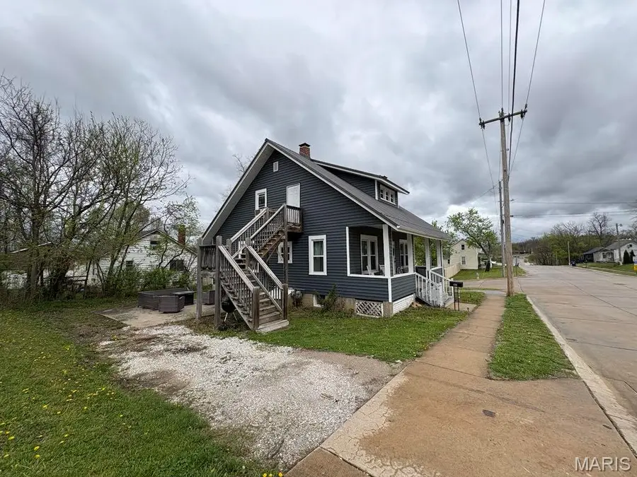 109 N Market Street, Warrenton, MO 63383 - #2