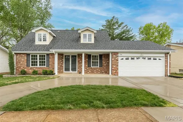 716 Reinke Road, Ballwin, MO 63021