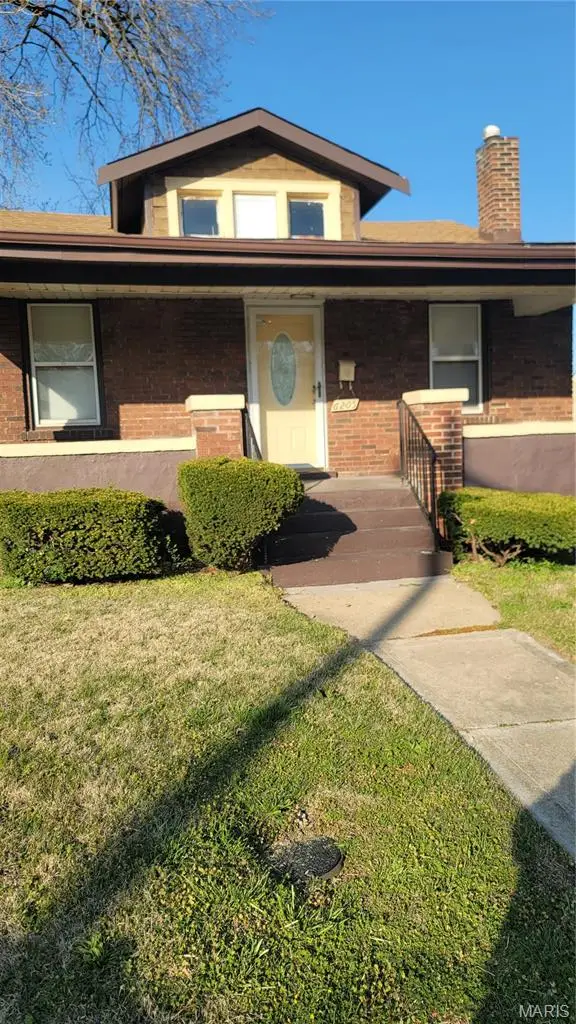 6205 Dardanella Avenue, Saint Louis, MO 63121 - #2