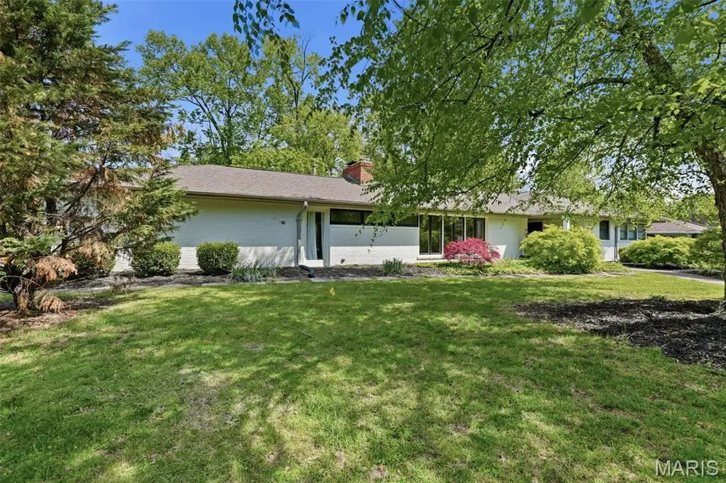 107 Stoneyside Lane, Olivette, MO 63132 - #1