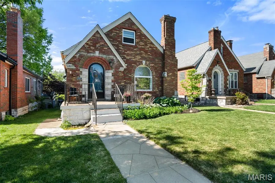 5716 Winona Avenue, Saint Louis, MO 63109 - #3