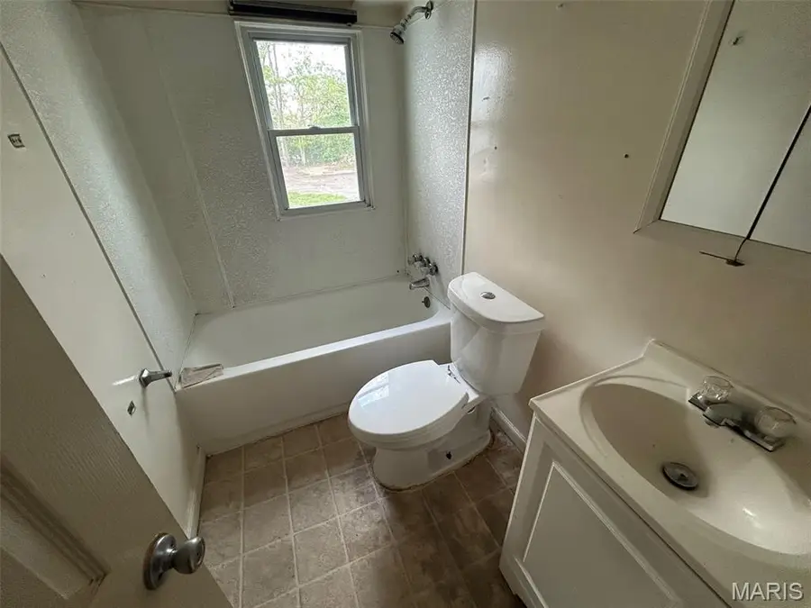 7303 Harney Avenue, Jennings, MO 63136 - #3