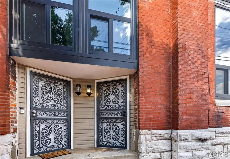 1523 S 10th Street #105, Saint Louis, MO 63104 - #2