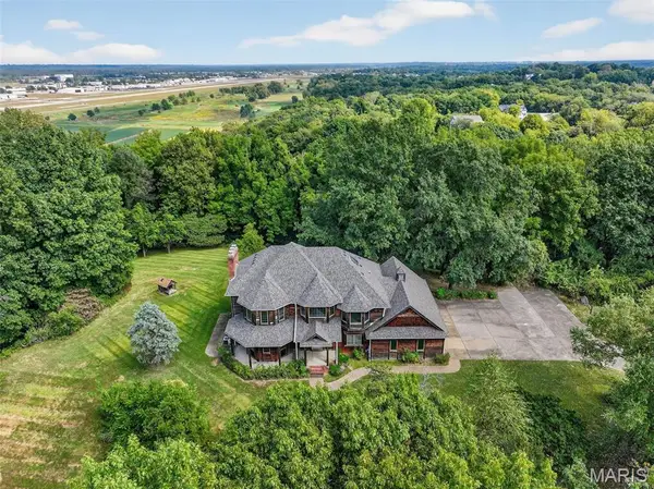 18230 Hager Lane, Chesterfield, MO 63005