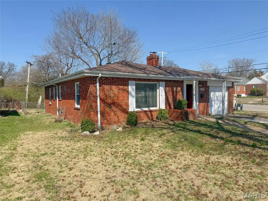 6703 Etzel Avenue, Saint Louis, MO 63130 - #2