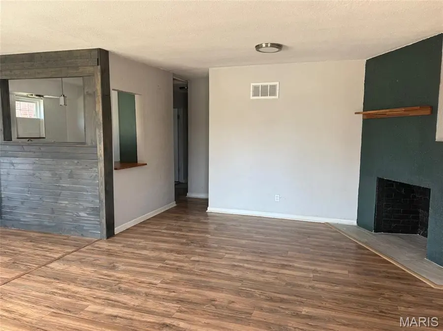 6703 Etzel Avenue, Saint Louis, MO 63130 - #3