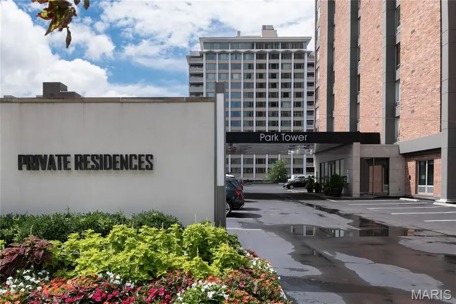 200 S Brentwood Boulevard #13A, Clayton, MO 63105 - #2